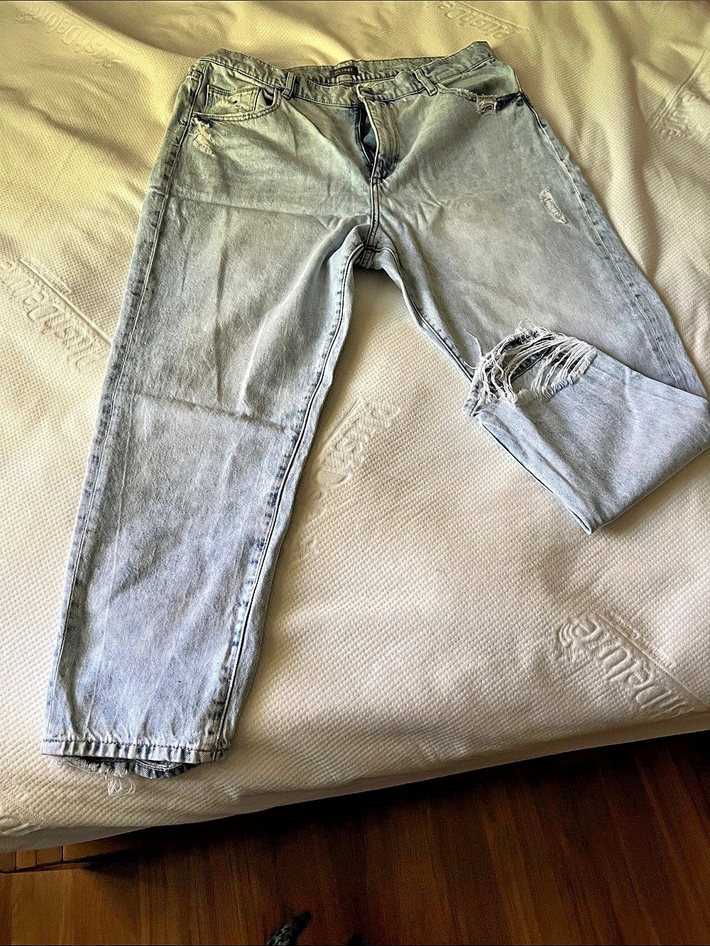DL1961 Susie Tapered Jeans Distressed Blue